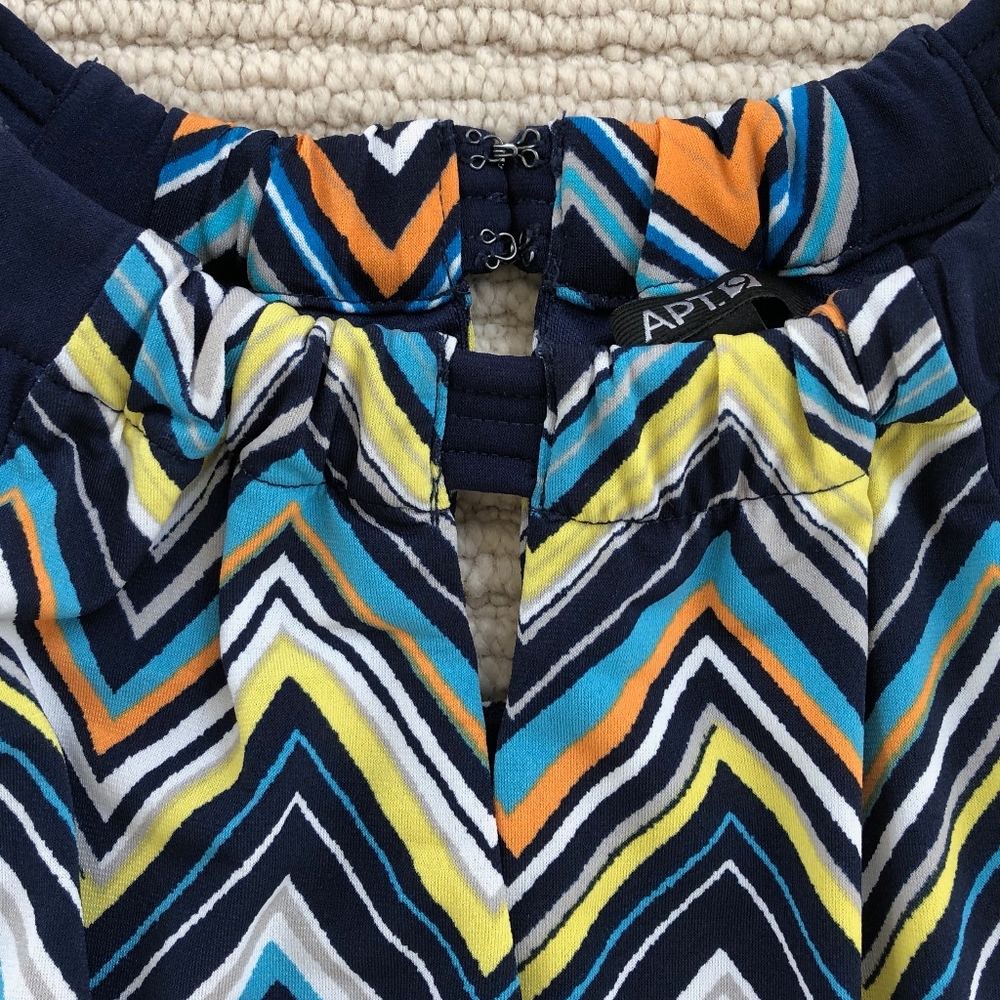 Chevron Print Sleeveless Dress - Picture 3 of 4